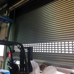 Montage eines Roll-Industrietor
